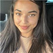 Profesora de apoyo para clases de inglés para niños entre las edades de 5 a 15 años